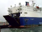 Stena Transfer,183m lang, 24m breit,beim Andocken im Beneluxhafen Europoort Rotterdam.2.1.09 ...