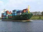 Die Marstan IMO-Nummer:9232979 Flagge:Antigua und Barbuda L�nge:131.0m Breite:20.0m Baujahr:2000 Bauwerft:Detlef Hegemann Rolandwerft,Berne Deutschland Stellpl�tze f�r 714 TEU passiert im Nord-Ostsee-Kanal am 22.04.12 die Eisenbahnhochbr�cke bei Rend ...