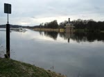 Ein Motorschiff passiert Krughorn ...  Reinhard Korsch 30.03.2010