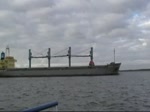 massengutfrachter---bulk-carrier/279/bulker-sunrise-imo-nummer9393620-flaggebahamas-imo-nummer9393620-laenge1780m Bulker Sunrise IMO-Nummer:9393620 Flagge:Bahamas IMO-Nummer:9393620 L�nge:178.0m Breite:29.0m Baujahr:2009 Bauwerft:Saiki Heavy Industries,Oita Japan beim einlaufen nach Hamburg am 19.03.11 bei L�he.