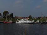.  Die MS  Wappen von Norderney  aufgenommen bei der Abfahrt im Hafen von Greetsiel am 06.10.2014.  Schiffsdaten :  L 31,12 m ; B 7,00 m ; Geschwindigkeit 12 Kn ; bietet 200 Fahrgästen Platz an Bord.
