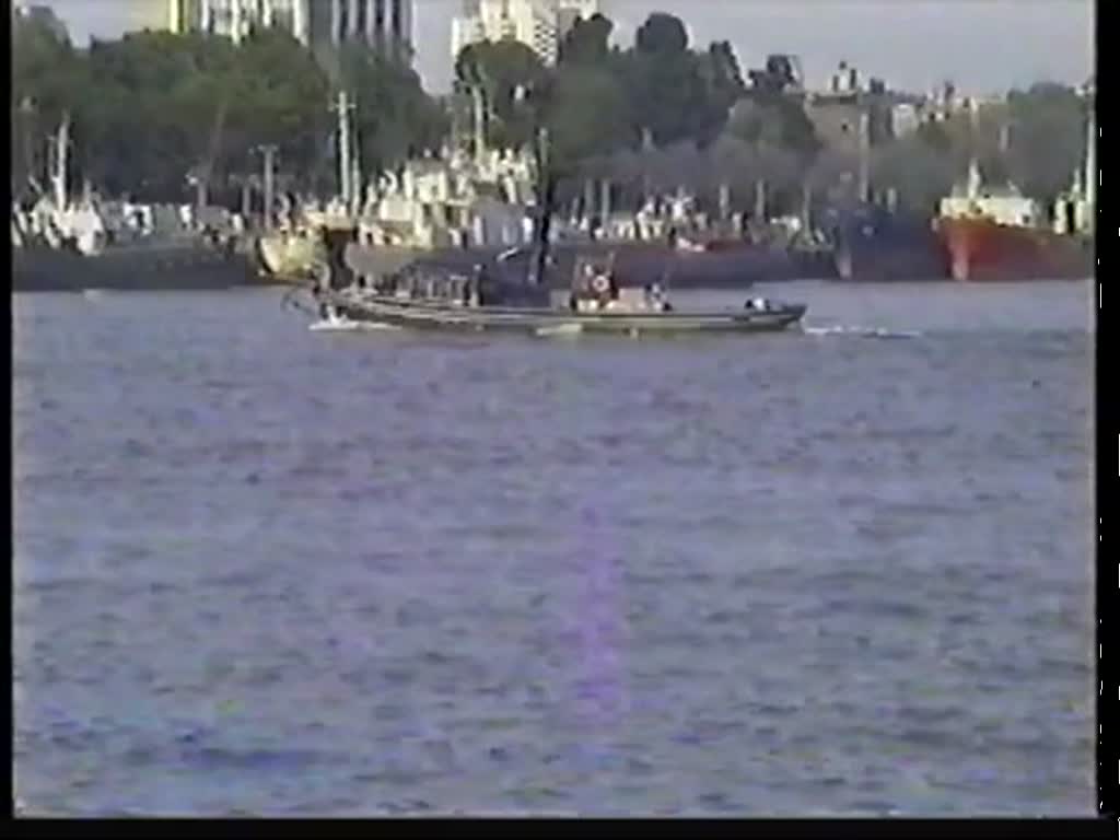 Dampfschlepper Pieter Boele am 27. Juli 1989 im Hafen von Rotterdam.