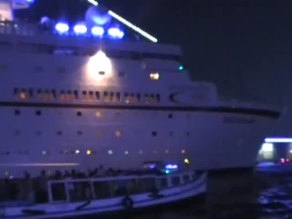 Die Cruise Days in Hamburg am 18.08.12 mit dem Traumschiff Deutschland.