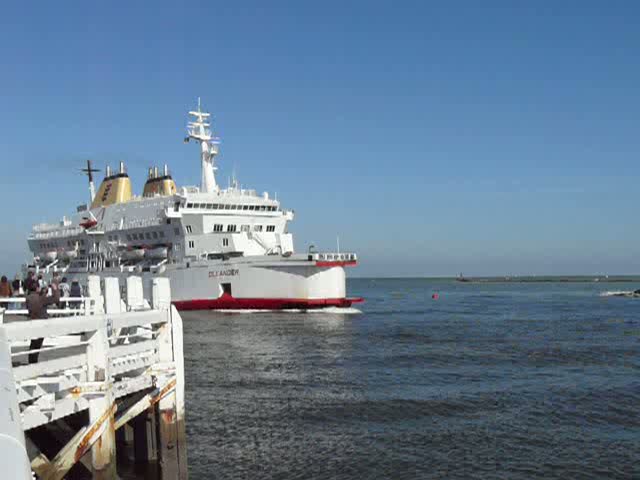 Die Fhre  OLEANDER LIMASSOL  der Gesellschaft TRANS EUROPA FERRIES fhrt am 14.09.08 in den Hafen von Oostende ein.