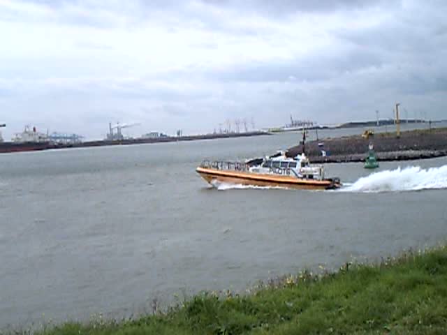 Mercury,Lotsenschiff, 21m lang 6m breit, im Einsats am europoort-rotterdam. 4.10.2008