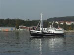 Kurz nach Mittag des 26.09.2011 laufen 4 Ausflugschiffe fast gleichzeitig aus dem Hafen von Sassnitz zu einer Rundfahrt an der Kreidekste entlang bis zum Knigsstuhl aus.