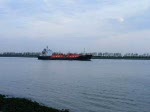 Auteuil,93m lang,18m breit ein Lng-Tanker,einlaufend Europoort Rotterdam.