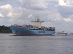 Die Eleonora Maersk IMO-Nummer:9321500 Flagge:Dänemark Länge:398.0m Breite:56.0m Baujahr:2007 Bauwerft:Odense Steel Shipyard,Odense Dänemark passiert am 03.06.14 auslaufend aus Hamburg