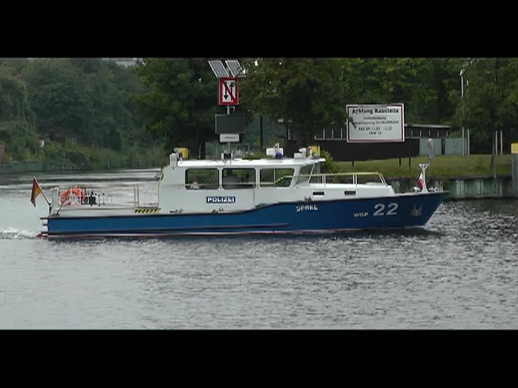 Wasserschutzpolizei Berlin auf dem Landwehrkanal. - 02.09.2013